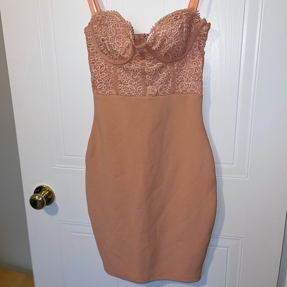 Revamped cocktail free BNWT in a peachy pink - Picture 1 of 5